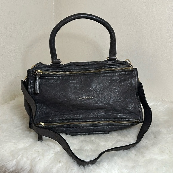 Givenchy Handbags - 💯Authentic Givenchy Pandora Handbag🍀